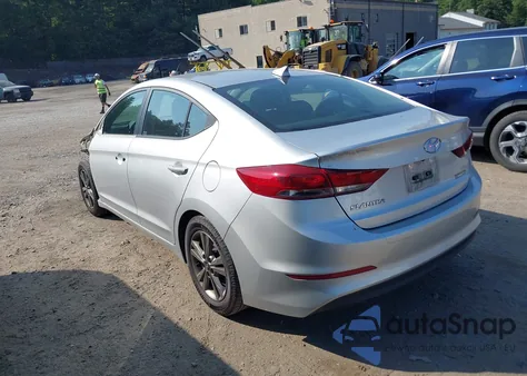 2018 Hyundai Elantra Value Edition z USA, uszkodzony, nr VIN 5NPD84LF0JH277415